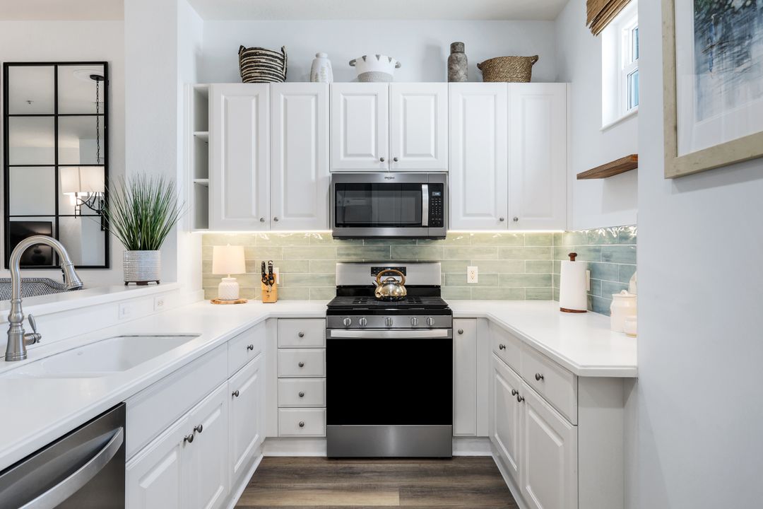 9223 Corfu Ct #202, Naples, FL 34114