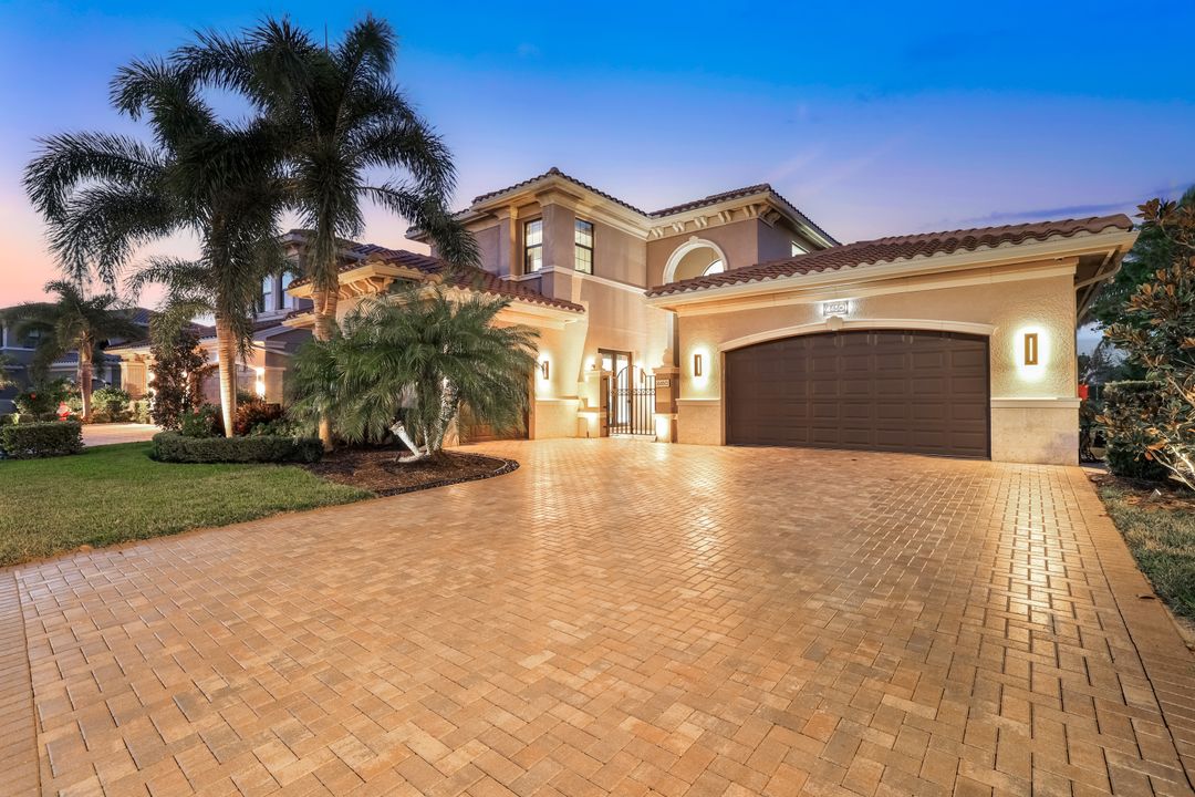 4450 Caldera Cir, Naples, FL 34119