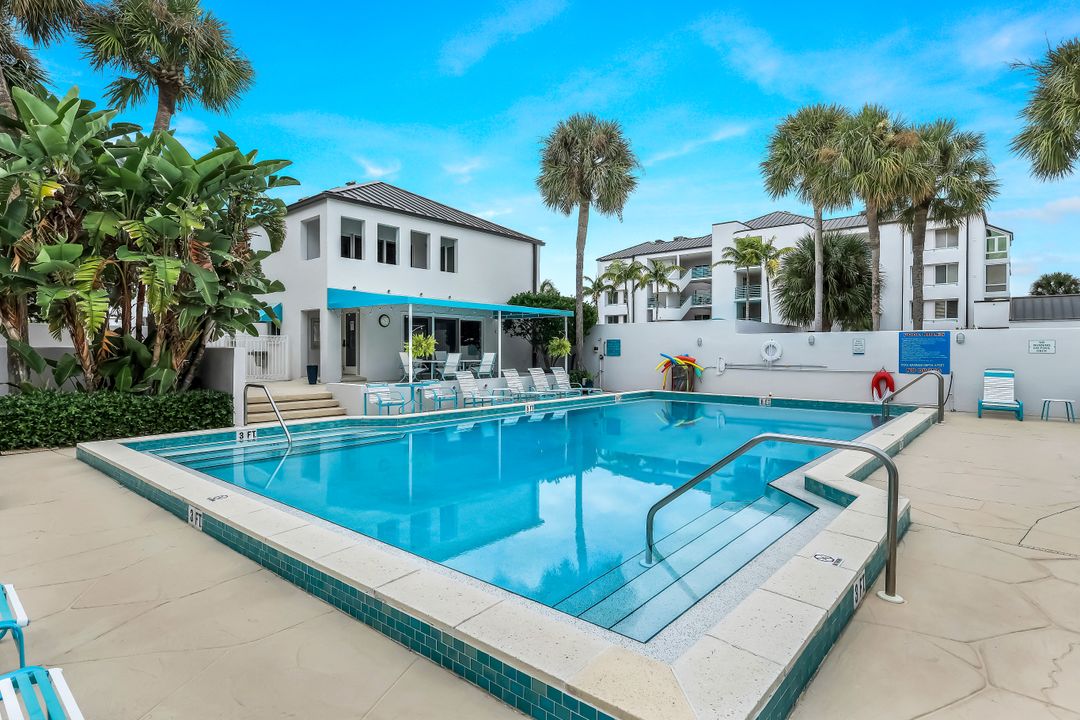 355 Park Shore Dr #1-134, Naples, FL 34103