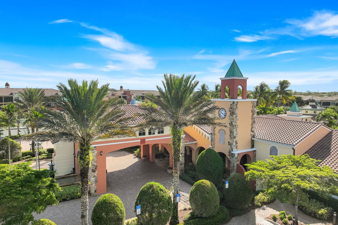 8533 Via Garibaldi Cir #202, Estero, FL 33928