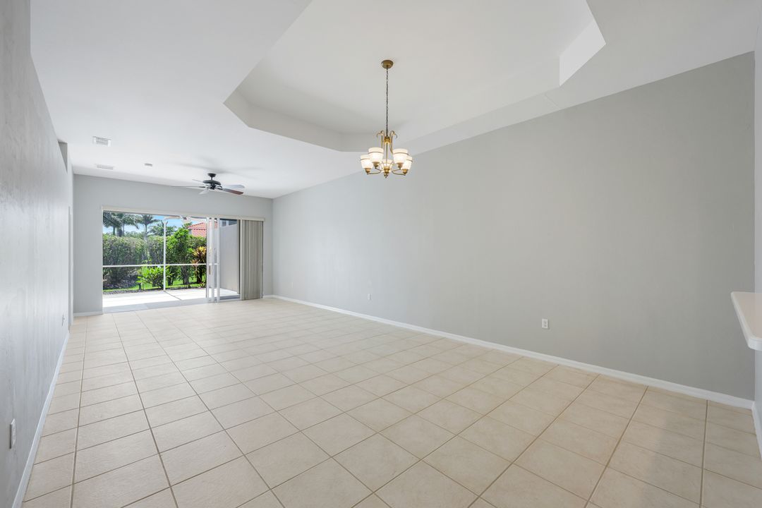 6504 Castlelawn Pl, Naples, FL 34113