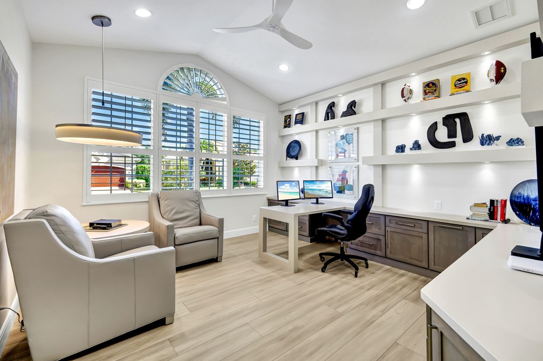 5746 Hammock Isles Dr, Naples, FL 34119