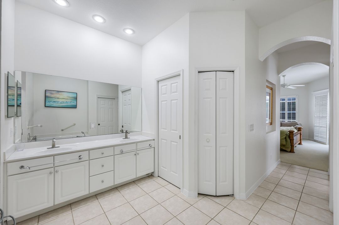 1818 Leamington Ln, Naples, FL 34109