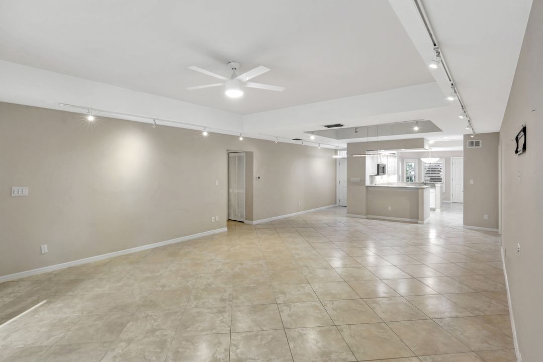 240 Via Perignon, Naples, FL 34119
