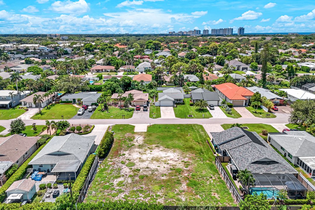 741 95th Ave N, Naples, FL 34108