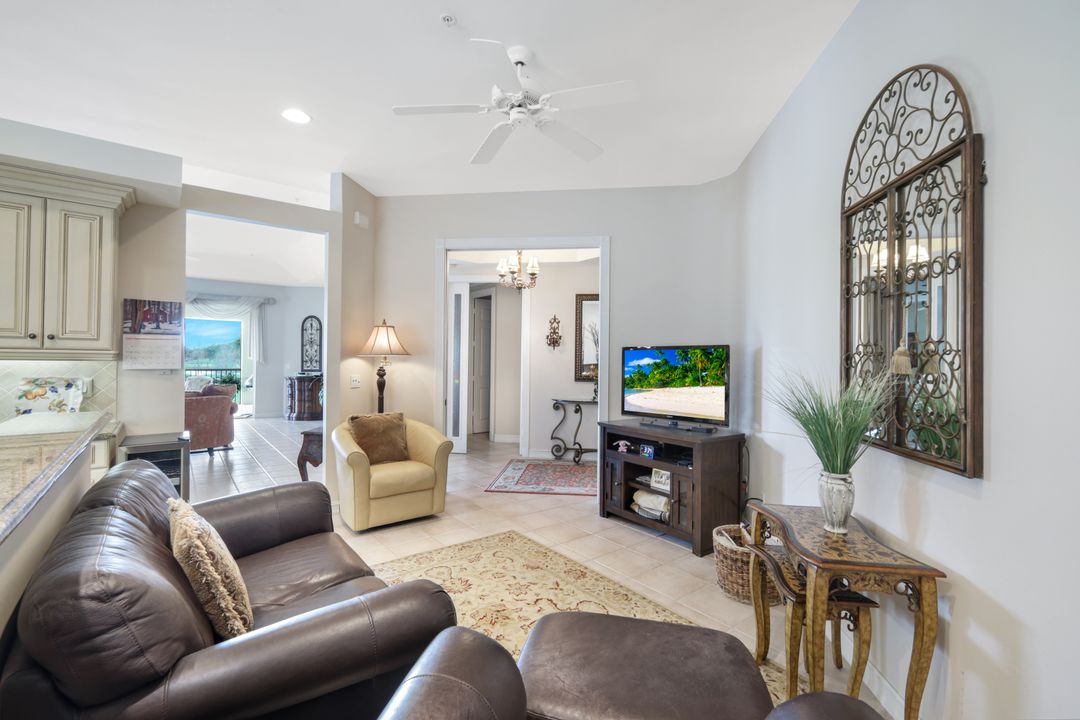 1880 Les Chateaux Blvd #201, Naples, FL 34109