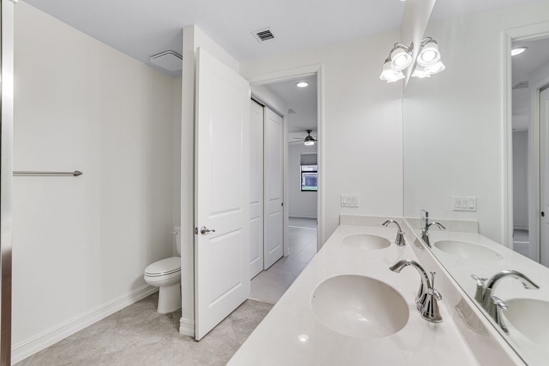 7918 Bristol Cir, Naples, FL 34120