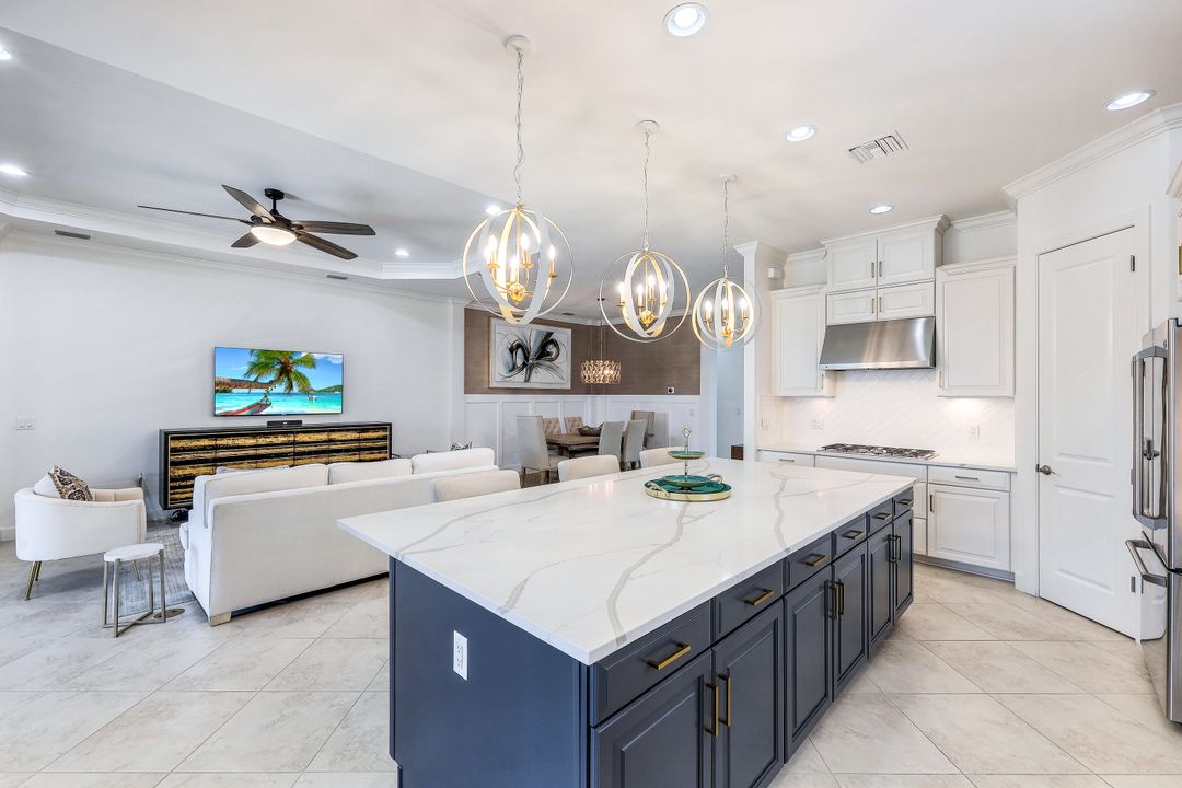 9147 Trivoli Ter, Naples, FL 34119