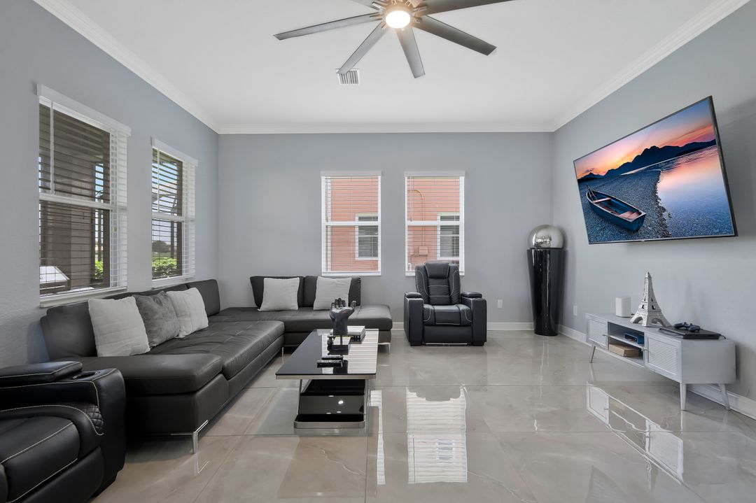1711 Sarazen Pl, Naples, FL 34120