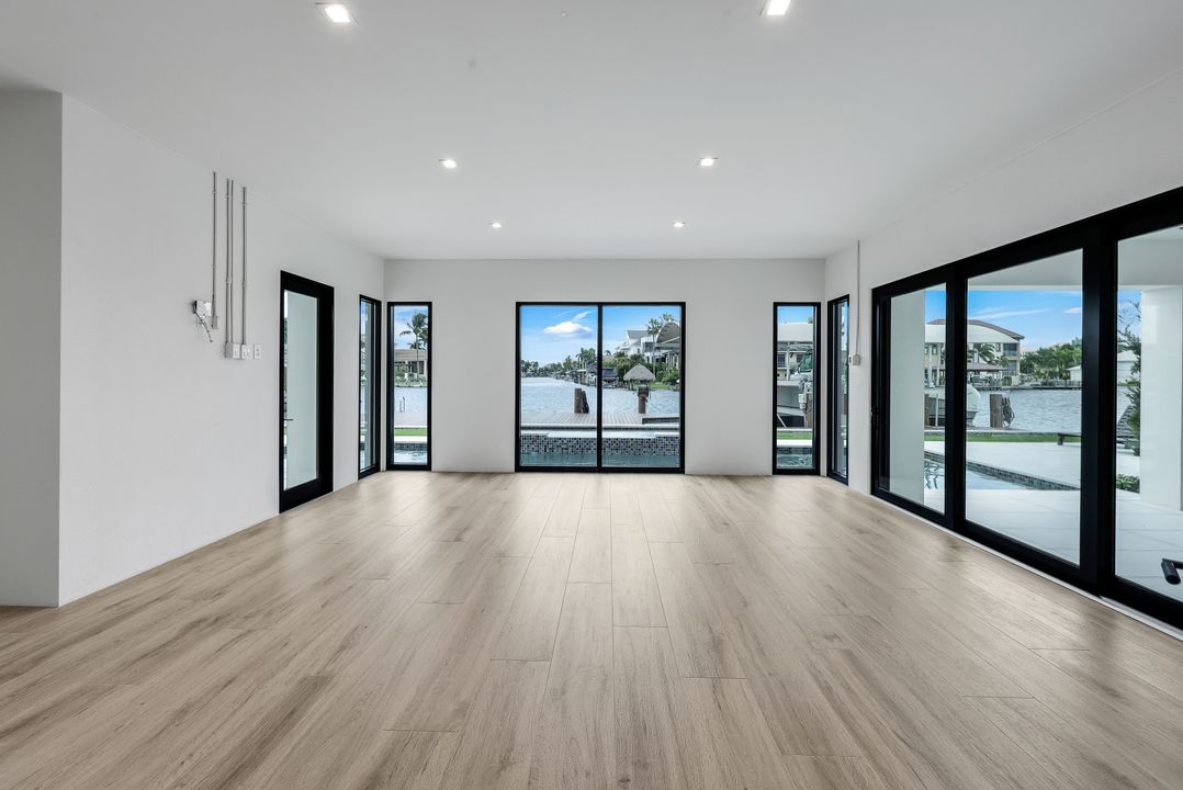 348 Seagull Ave, Naples, FL 34108