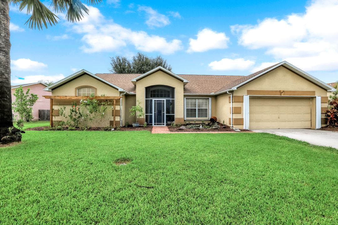 169 Plantation Cir, Naples, FL 34104