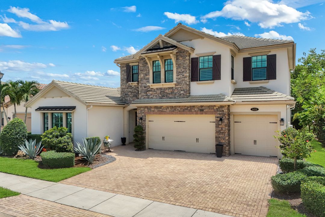9458 Greenleigh Ct, Naples, FL 34120