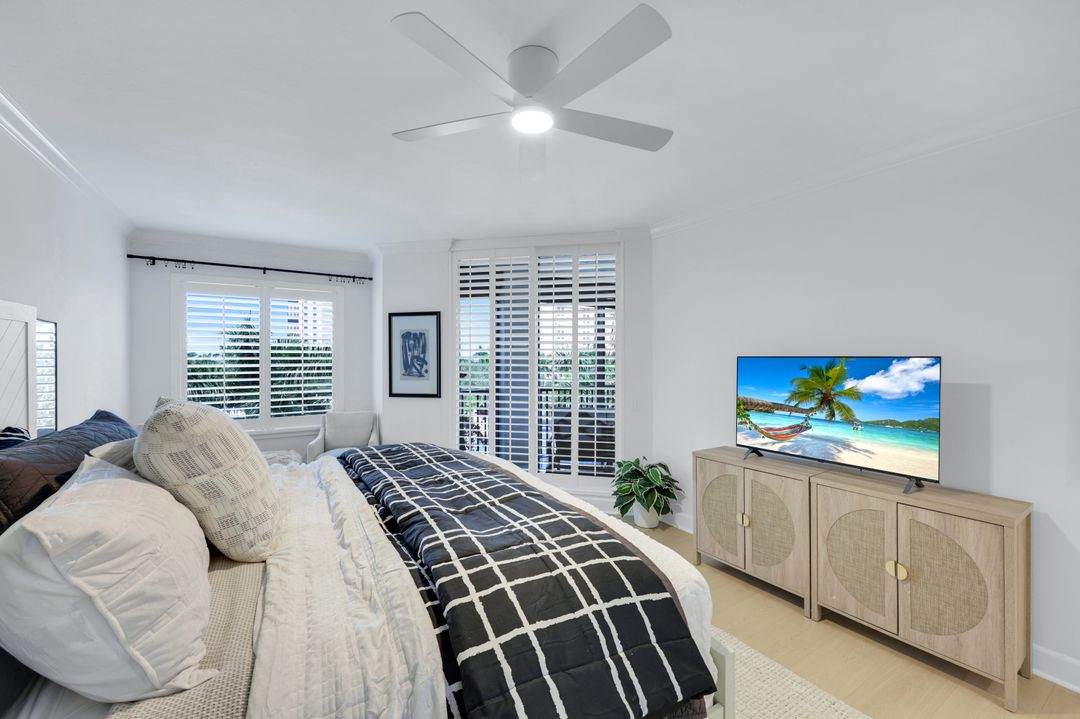 8720 Bay Colony Dr #404, Naples, FL 34108