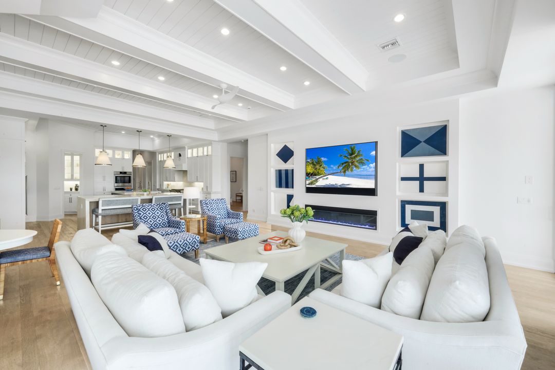 16744 Prato Way, Naples, FL 34110