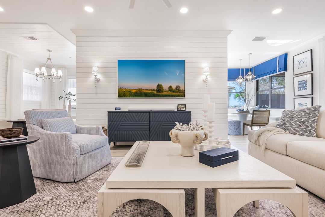 10450 Smoke House Bay Dr #201, Naples, FL 34120