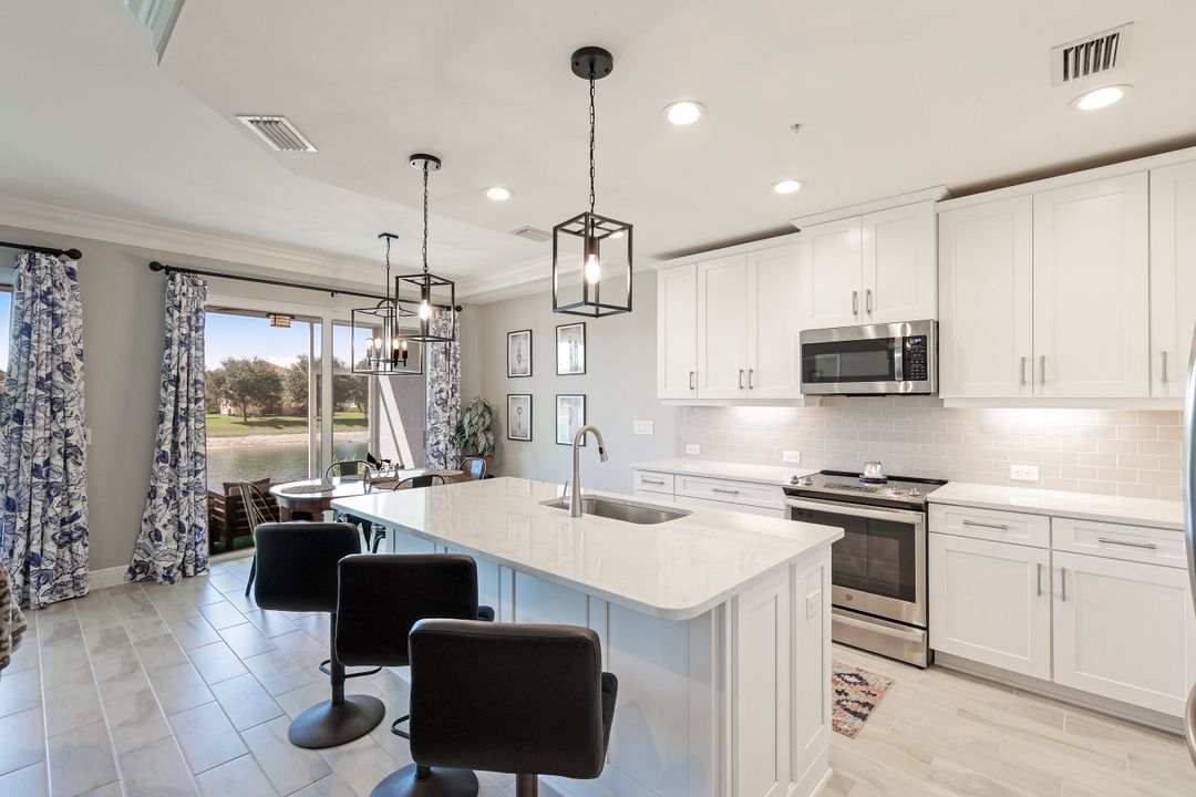 2319 Sawyers Hill Rd #703, Naples, FL 34120