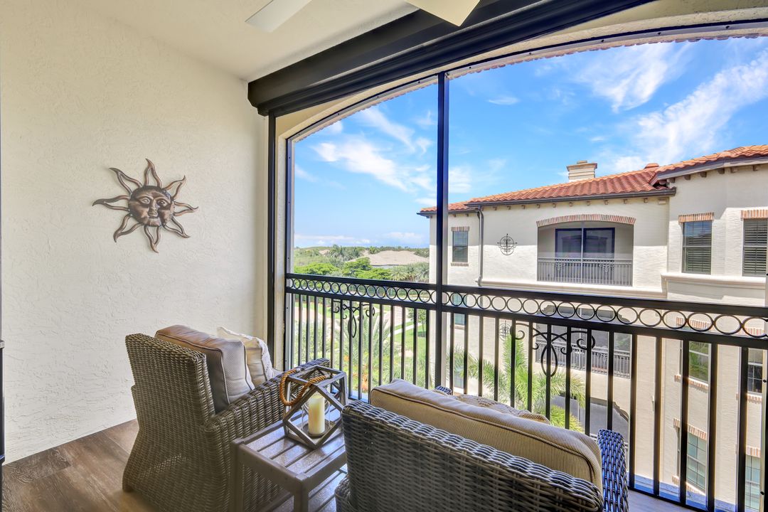 16387 Viansa Wy #302, Naples, FL 34110