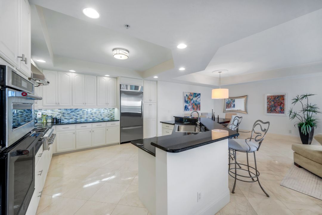 285 Grande Way #503, Naples, FL 34110