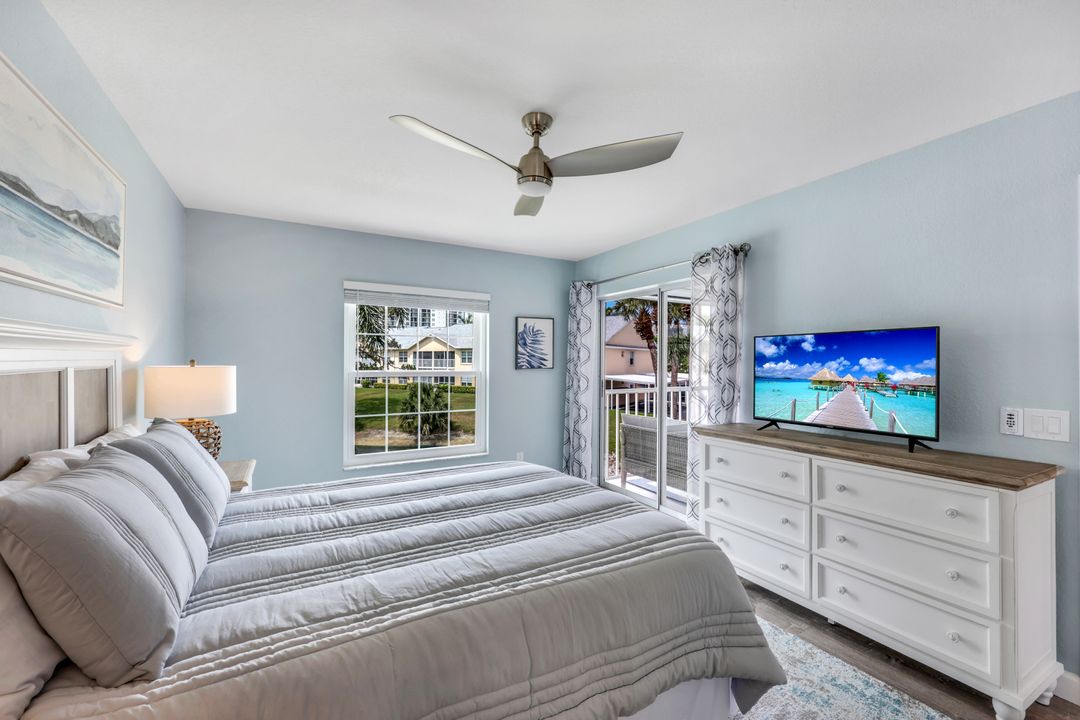 774 Wiggins Lake Dr #203, Naples, FL 34110