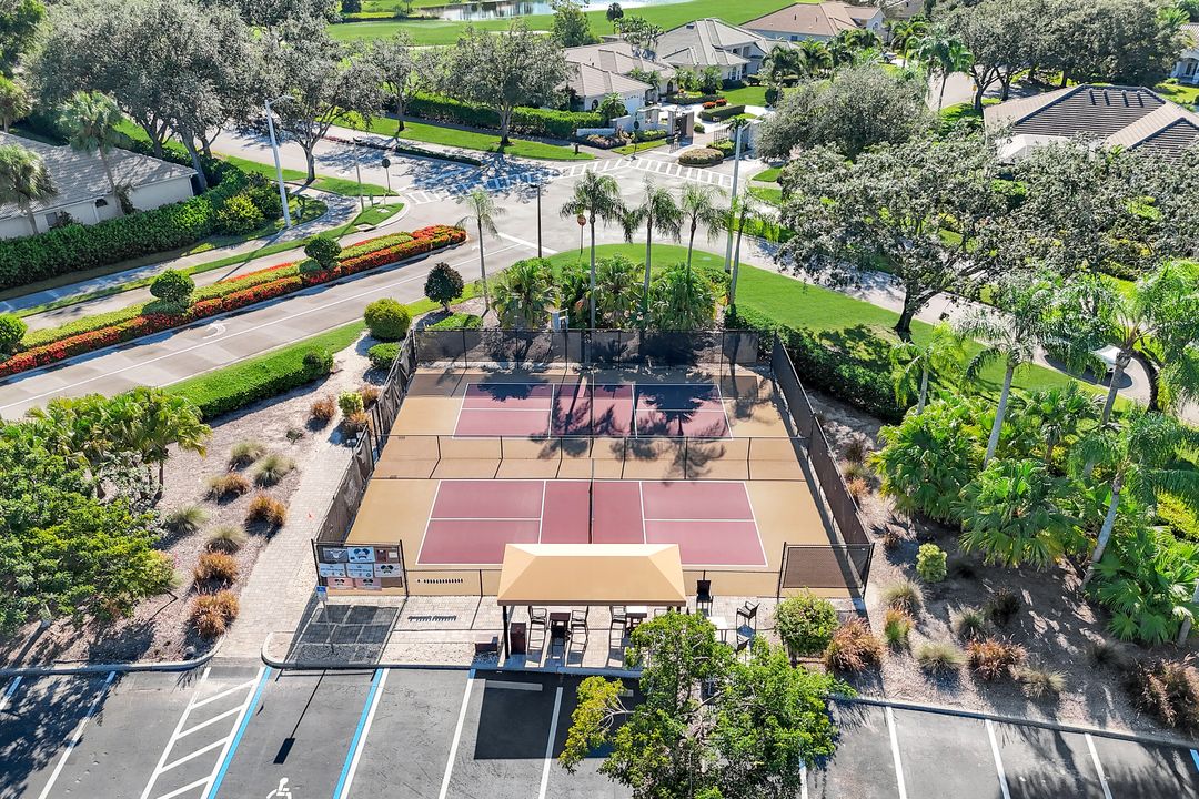 10824 Pond Ridge Dr, Fort Myers, FL 33913