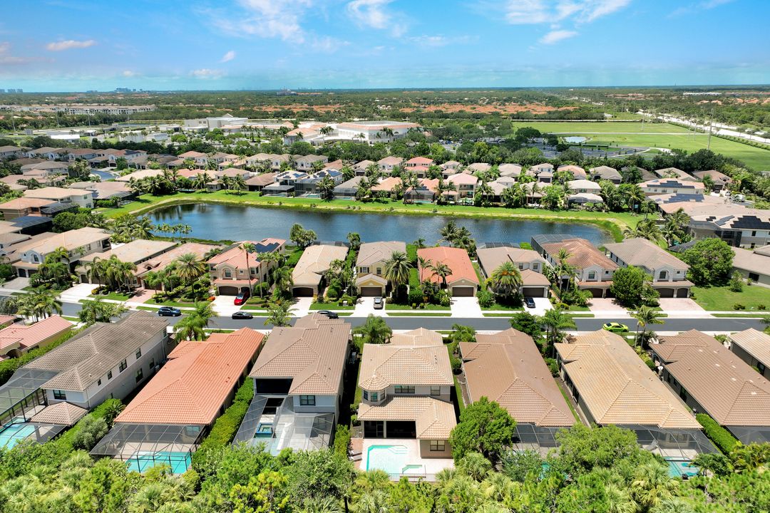 13750 Callisto Ave, Naples, FL 34109