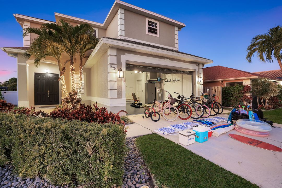 531 105th Ave N, Naples, FL 34108