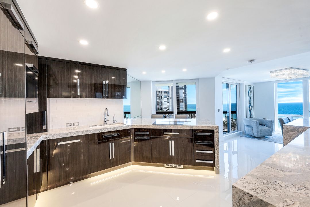 4551 Gulf Shore Blvd N #1003, Naples, FL 34103
