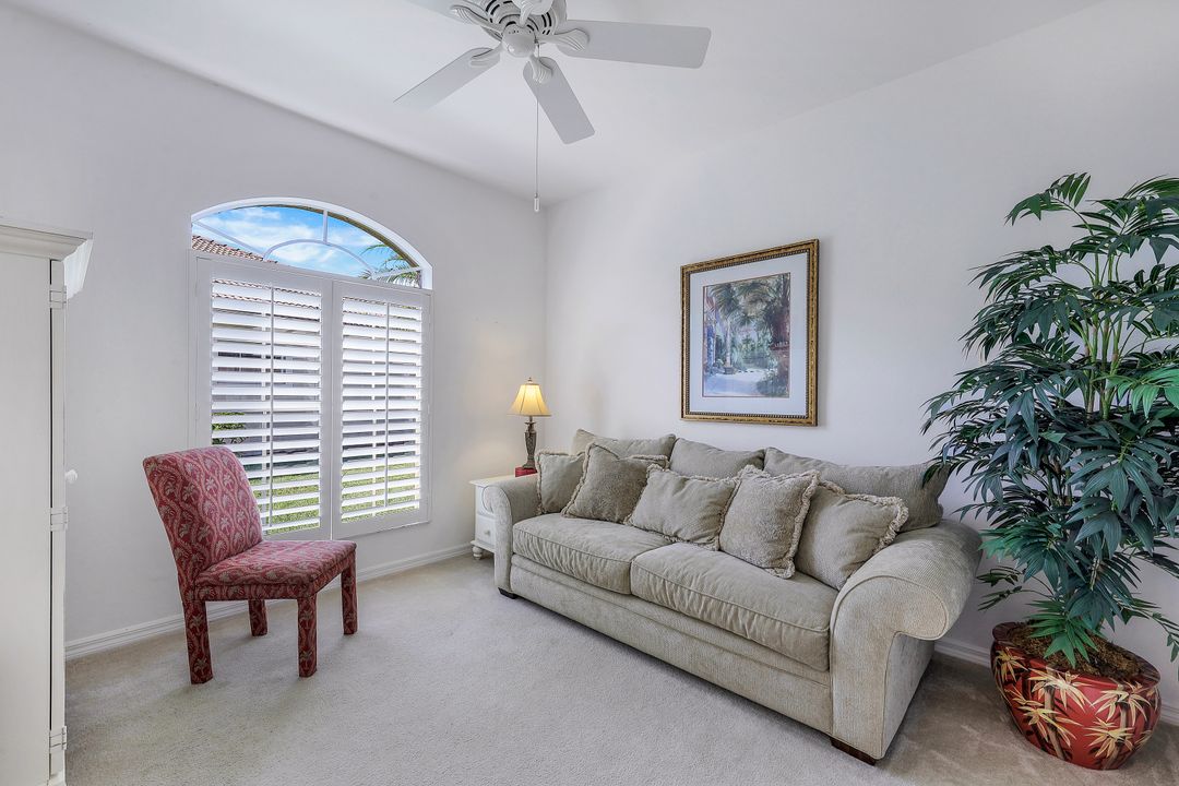 6721 Calumet Dr, Naples, FL 34113