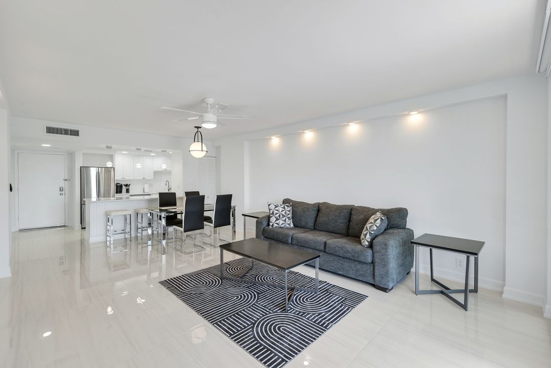 5 Bluebill Ave #410, Naples, FL 34108