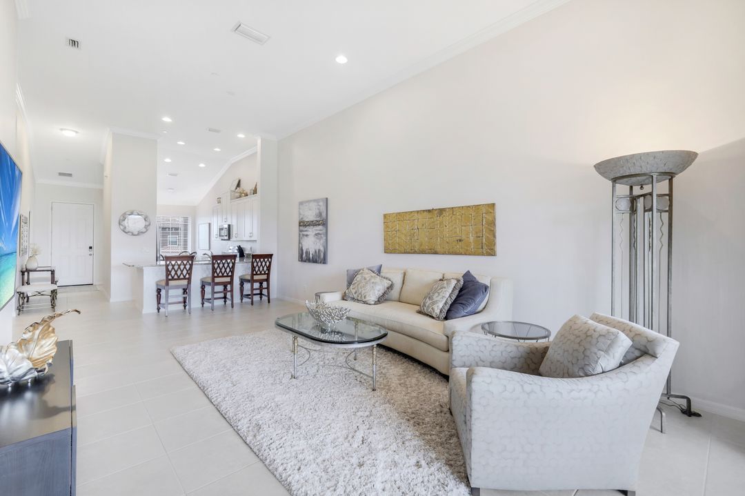 9386 Pocida Ct #202, Naples, FL 34119