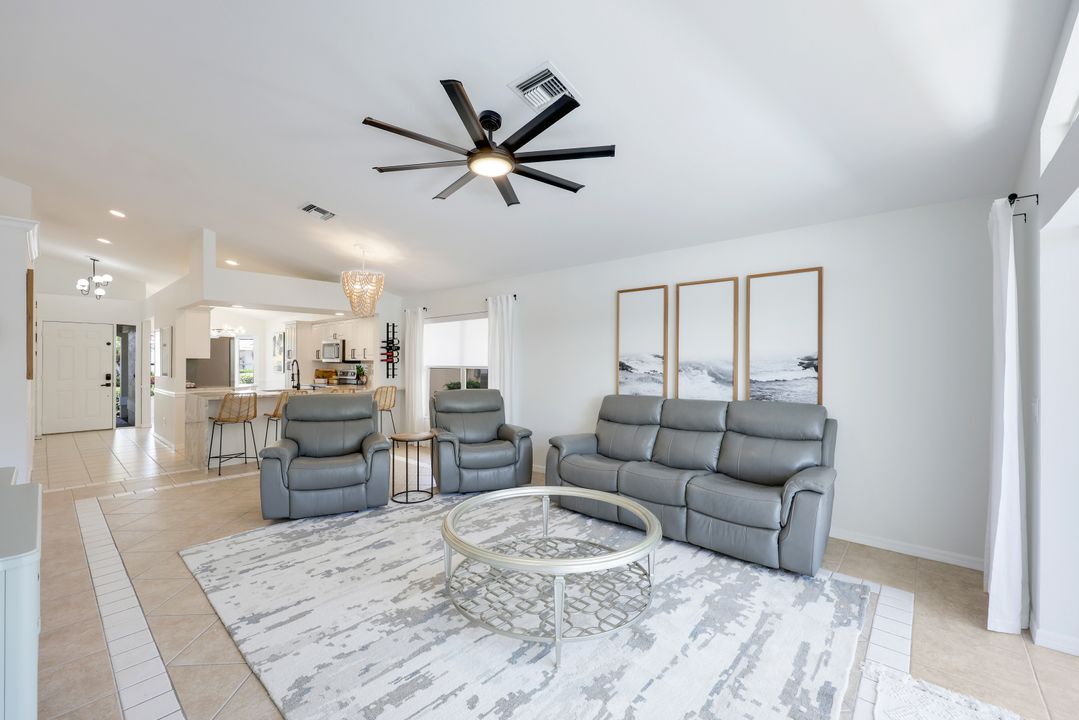 1588 Weybridge Cir, Naples, FL 34110