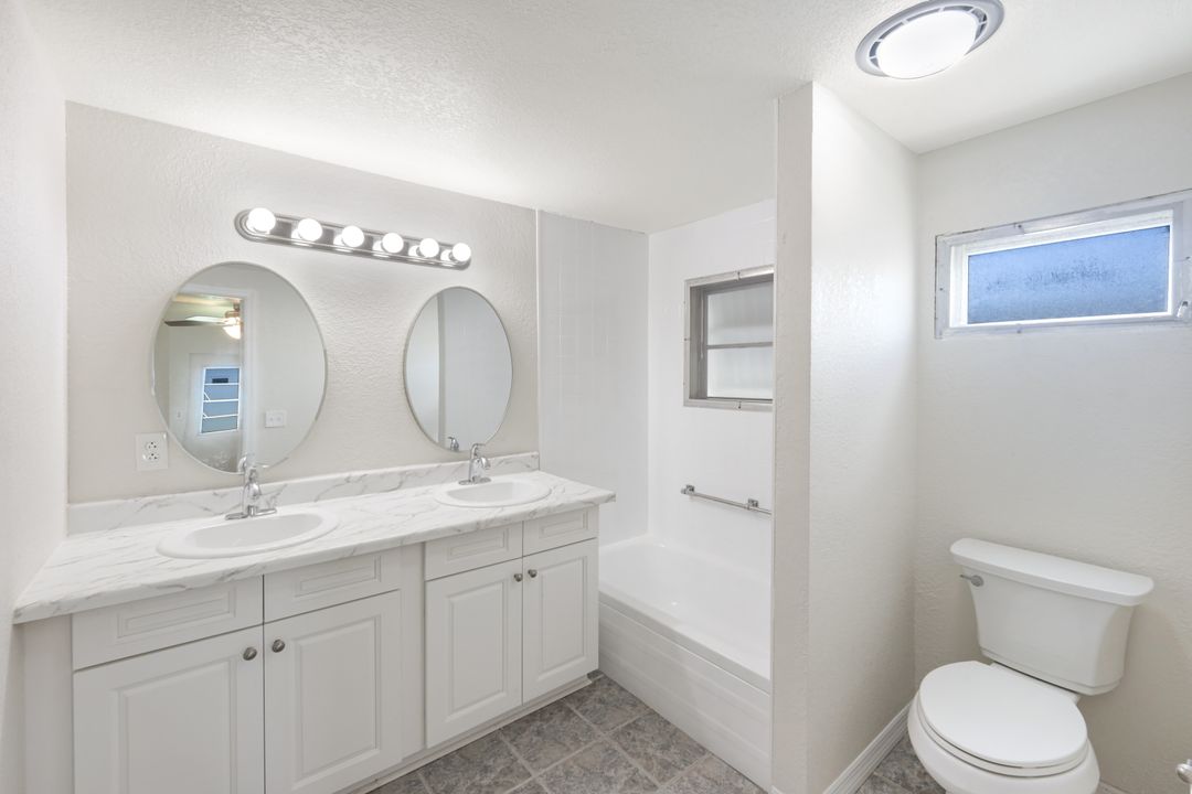 274 Yorkshire Ave, Fort Myers, FL 33908