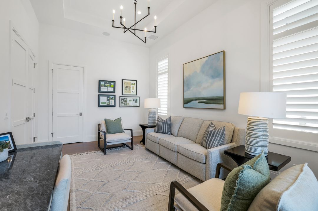 6630 Palisades Ave, Naples, FL 34109