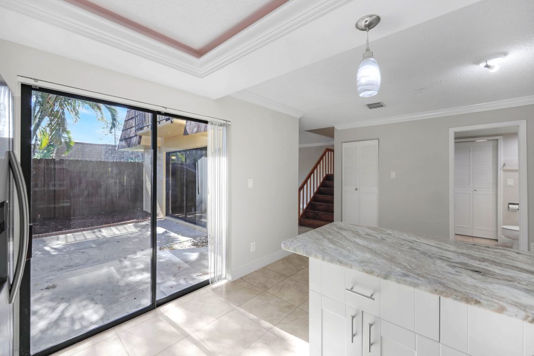 1501 Park Meadows Dr #3, Fort Myers, FL 33907