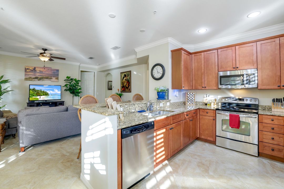 8985 Cambria Cir #2103, Naples, FL 34113
