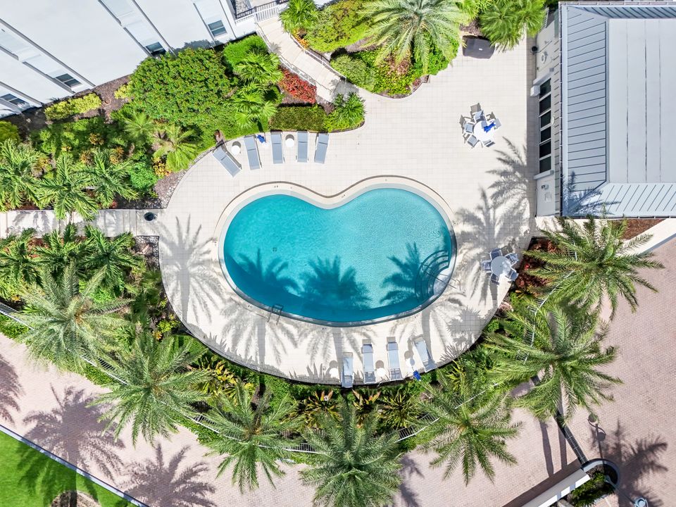 1285 Gulf Shore Blvd N #3B, Naples, FL 34102