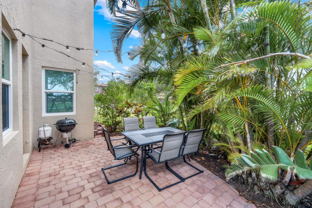 1776 Birdie Dr, Naples, FL 34120