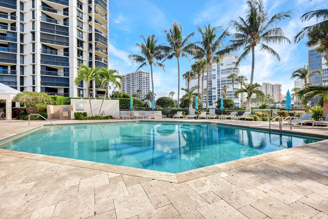 4551 Gulf Shore Blvd N #505, Naples, FL 34103