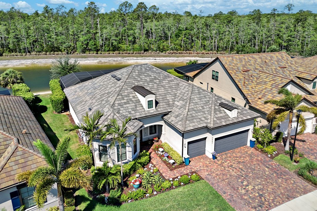 7597 Blackberry Dr, Naples, FL 34114