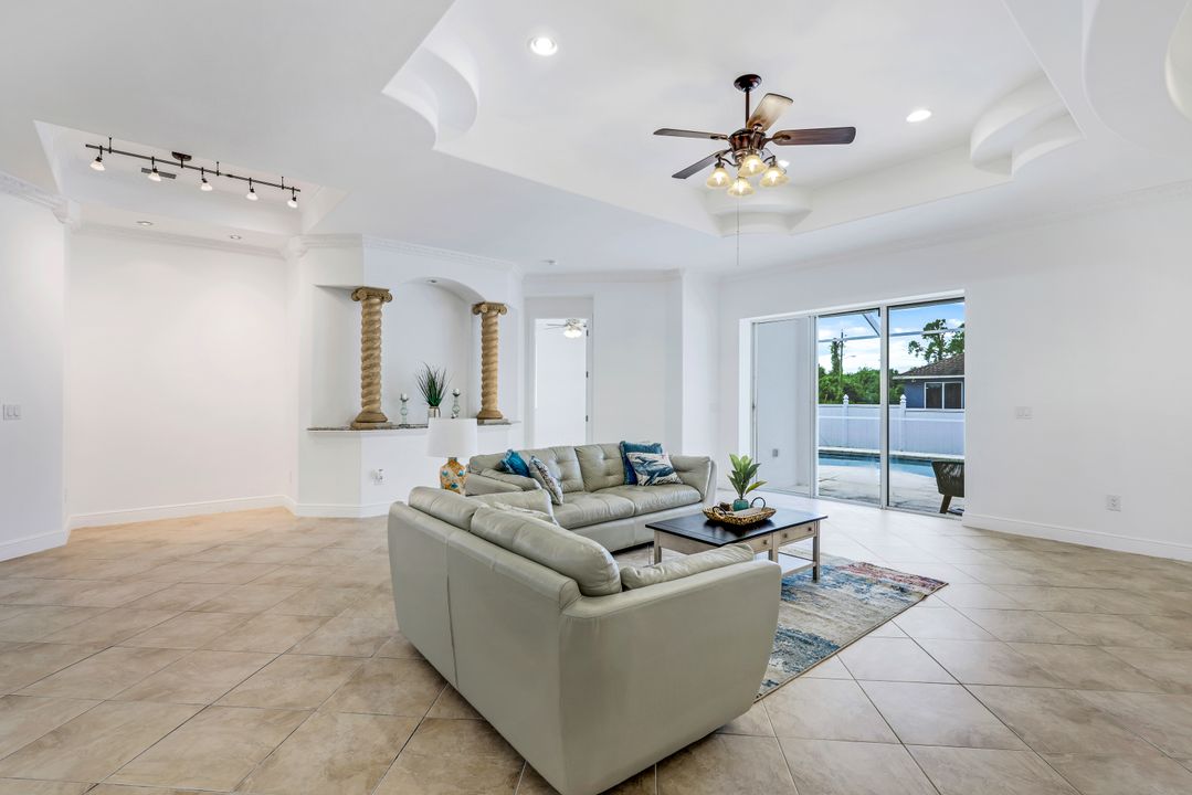 3705 Kilarney St, Fort Myers, FL 33905