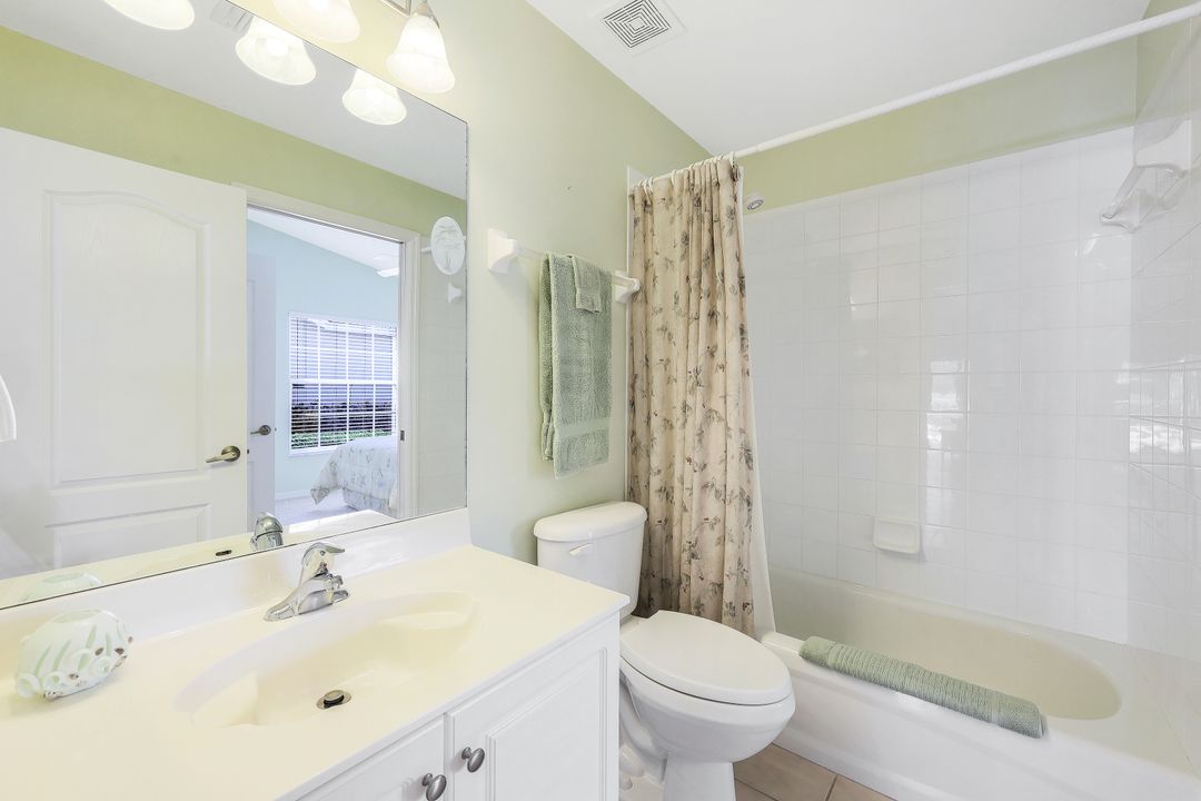 6667 Castlelawn Pl #19, Naples, FL 34113