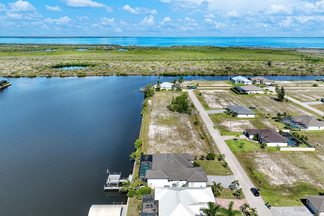 4612 NW 33rd Terrace, Cape Coral, FL 33993