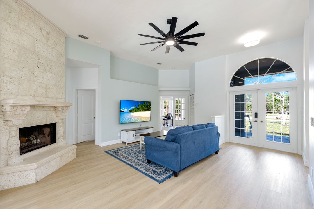 491 21st St NW, Naples, FL 34120