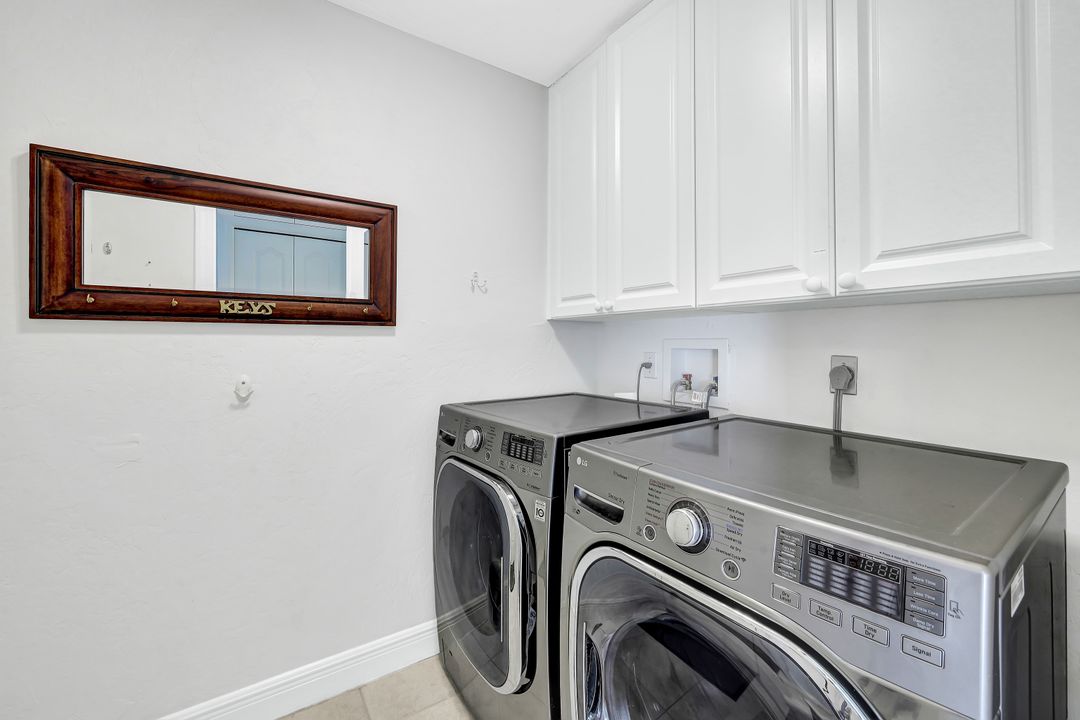 568 Elk Cir, Marco Island, FL 34145