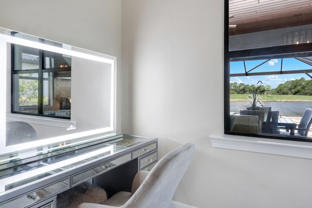 9577 Everglades Dr, Naples, FL 34120