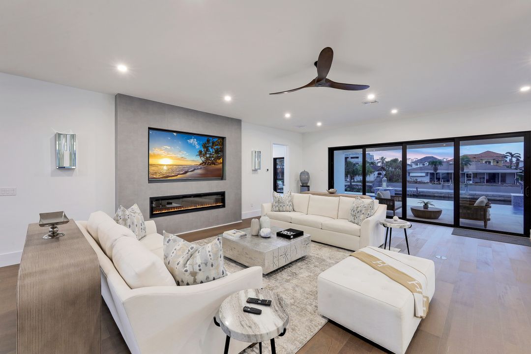 469 Germain Ave, Naples, FL 34108