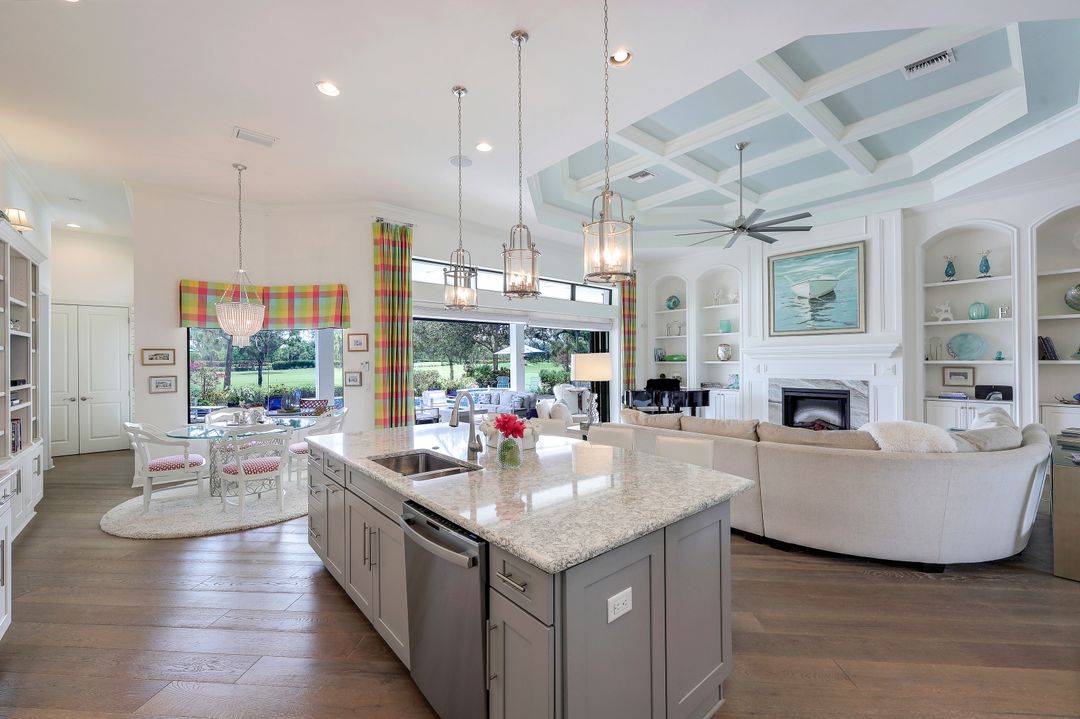 8668 Amour Ct, Naples, FL 34119