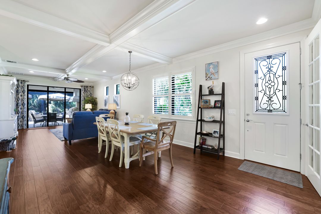 7121 Live Oak Dr, Naples, FL 34114