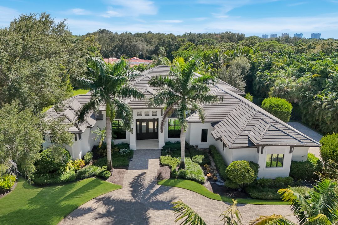112 Hickory Rd, Naples, FL 34108