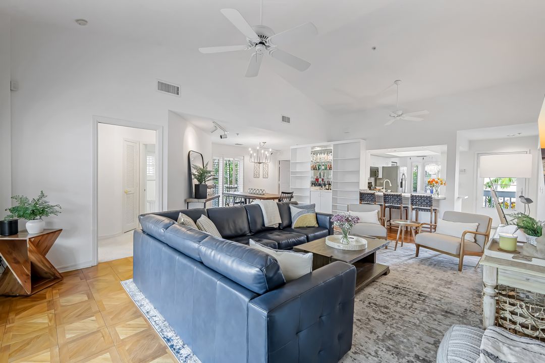 433 2nd St S, Naples, FL 34102